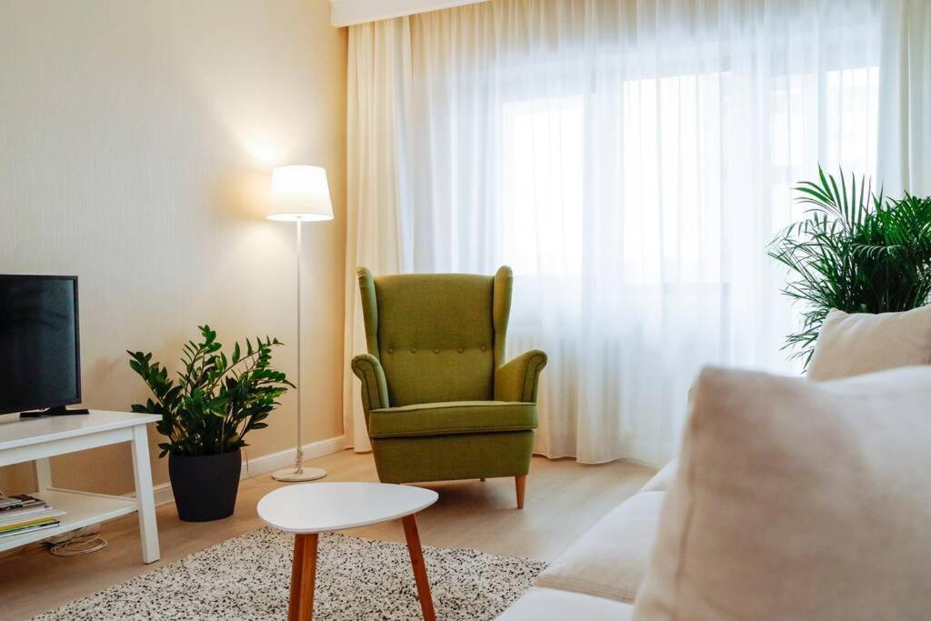 Elegant Vibes Apartment Next To Obor Market Bukarest Exterior foto