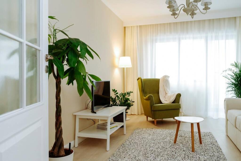 Elegant Vibes Apartment Next To Obor Market Bukarest Exterior foto