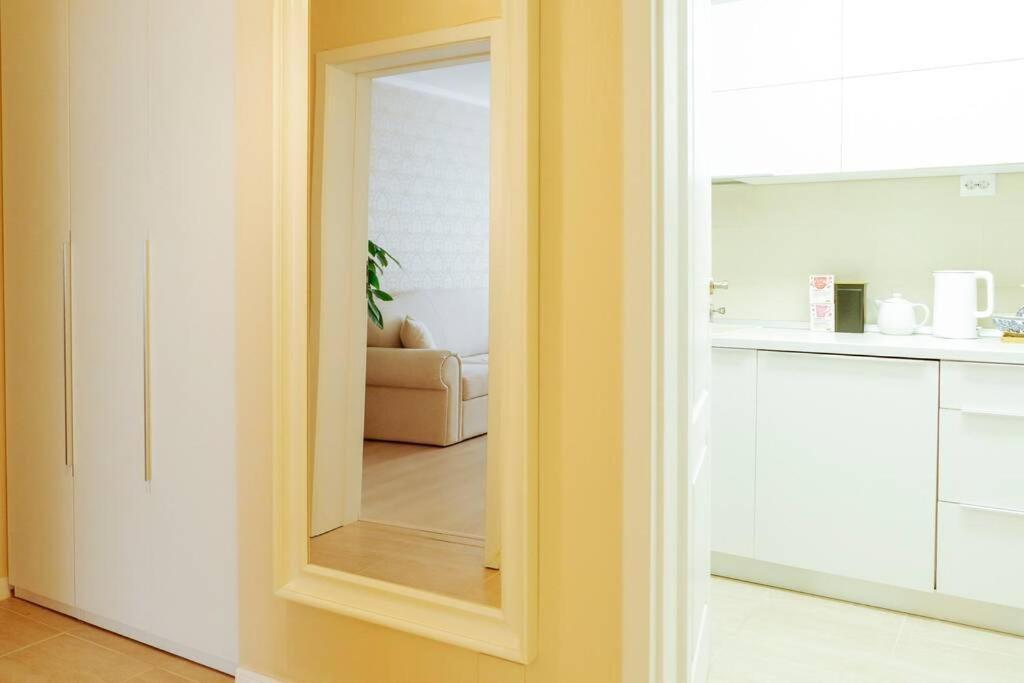 Elegant Vibes Apartment Next To Obor Market Bukarest Exterior foto